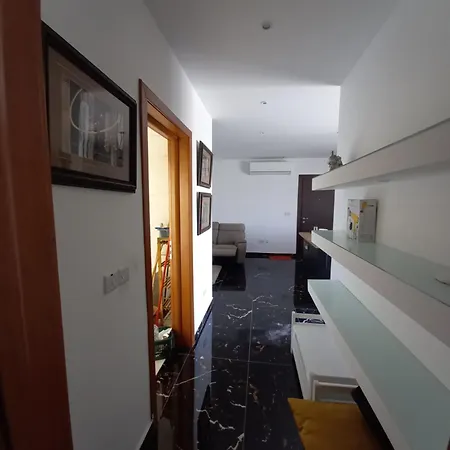 Luxury Penthouse - Large Terrace San Pawl il-Baħar